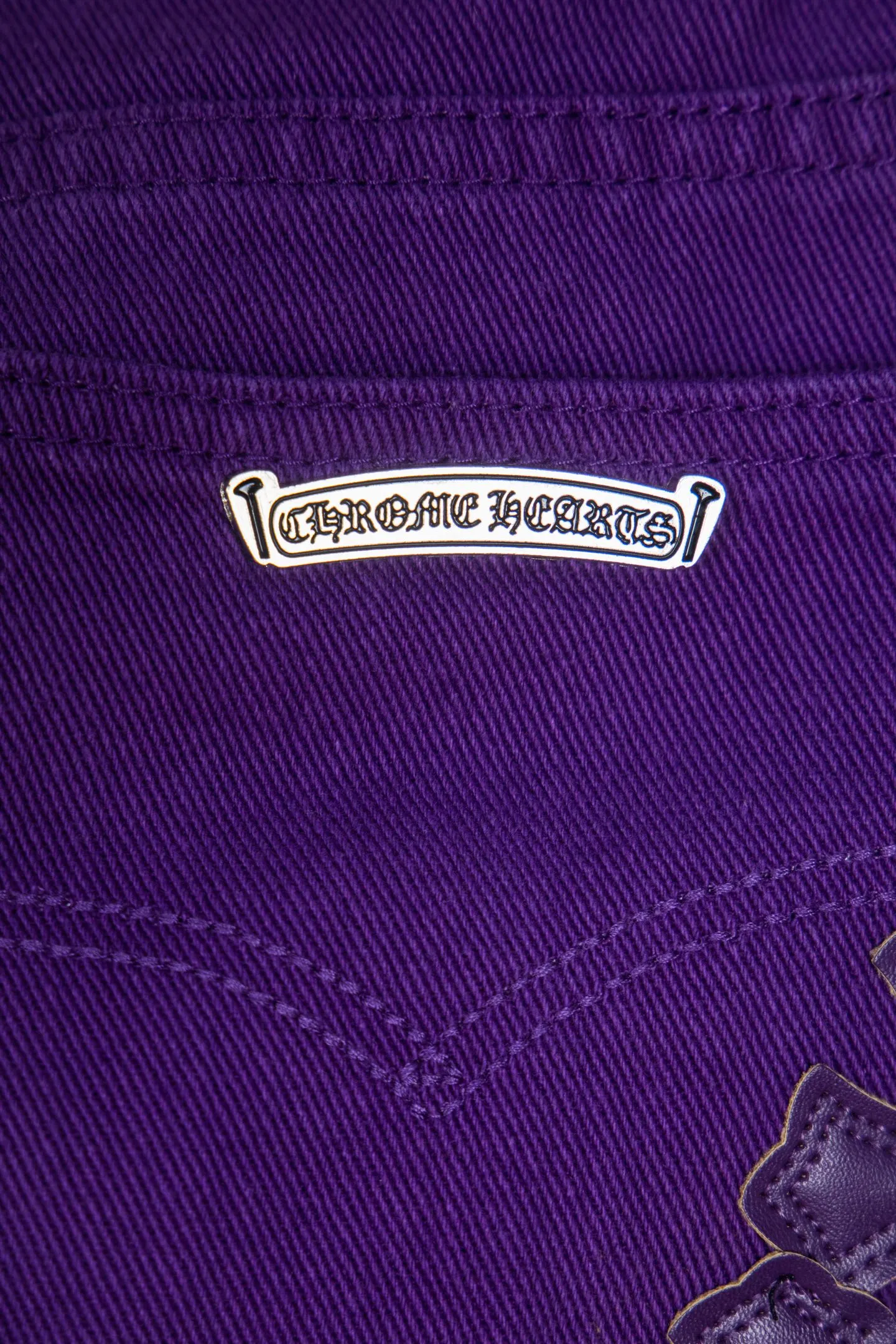 P260 top version CH Chromehearts 2025 new limited black pink cross patchwork leather couple style washed loose purple jeans 💜 Top quality ceiling quality styles with different washed textures, very friendly to people with thin legs and thick legs, the straight and loose version is very flattering to the leg shape. Moderate length that never goes out of style, easy to match with casually, basic styling for various styles, a must-have in the wardrobe! The fabric is stiff but also makes the upper body soft without losing texture. The washing process is even more perfect. It is a must-have item for everyone! ! ! Washed wheat, hang tag, pants label, three labels complete Color: Purple Size: 28, 30, 32, 34